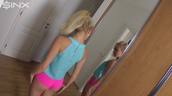 College Hottie Wets Her Panties Screencap 10 on www.sinx.com