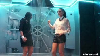 Soaked And Sexy Screencap 18 on www.sinx.com