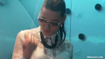 Soaked And Sexy Screencap 22 on www.sinx.com