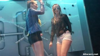 Soaked And Sexy Screencap 61 on www.sinx.com