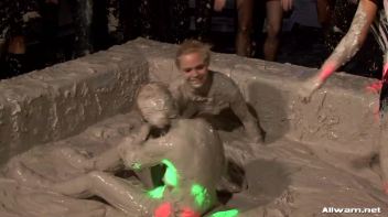 Two Blondes Get Stupid In The Mud! Screencap 36 on www.sinx.com