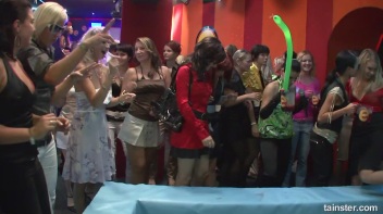 Bikini Beach Balls Part 1 - Cam 2 Screencap 87 on www.sinx.com