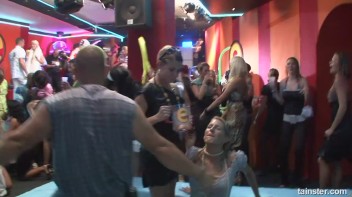 Bikini Beach Balls Part 1 - Cam 2 Screencap 107 on www.sinx.com