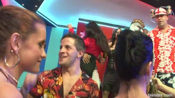 Bikini Beach Balls Part 1 - Cam 2 Screencap 16 on www.sinx.com