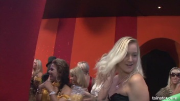 Bikini Beach Balls Part 1 - Cam 2 Screencap 17 on www.sinx.com