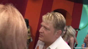 Bikini Beach Balls Part 1 - Cam 2 Screencap 24 on www.sinx.com