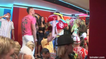 Bikini Beach Balls Part 1 - Cam 2 Screencap 35 on www.sinx.com