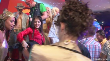 Bikini Beach Balls Part 1 - Cam 2 Screencap 52 on www.sinx.com