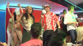 Bikini Beach Balls Part 1 - Cam 2 Screencap 6 on www.sinx.com