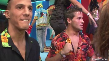 Bikini Beach Balls Part 1 - Cam 2 Screencap 7 on www.sinx.com