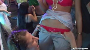 Bikini Beach Balls Part 3 - Cam 2 Screencap 33 on www.sinx.com