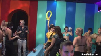 Bikini Beach Balls Part 3 - Cam 2 Screencap 36 on www.sinx.com