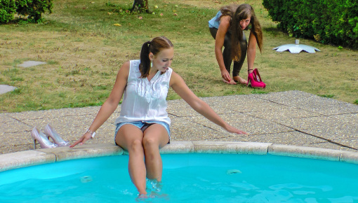 Latest deal - Sexy Swim Babes Play In The Pool