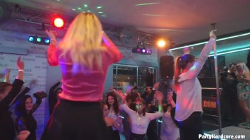 Party Hardcore Gone Crazy Vol. 31 Part 1 - Cam 3 Screencap 28 on www.sinx.com
