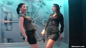 Livin' It Up Wetlook Style Screencap 7 on www.sinx.com