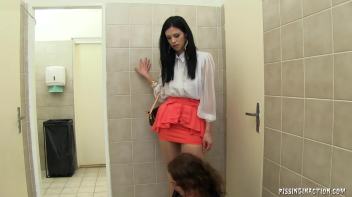 When You Gotta Go The Hos Wanna Know! Screencap 9 on www.sinx.com
