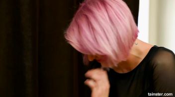 Kristina didn't suspect this wet surprise Screencap 1 on www.sinx.com