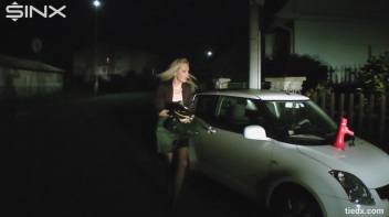Sexy Officer Taken Hostage Screencap 20 on www.sinx.com