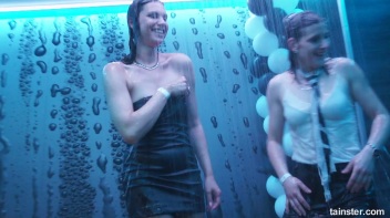 The Wetlook Vibe Is Very Alive! Screencap 9 on www.sinx.com