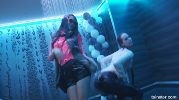 The Wetlook Vibe Is Very Alive! Screencap 22 on www.sinx.com