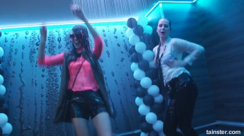 The Wetlook Vibe Is Very Alive! Screencap 27 on www.sinx.com