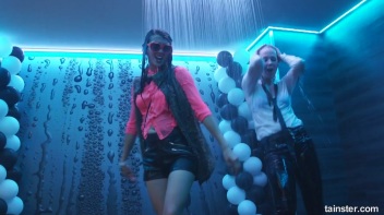 The Wetlook Vibe Is Very Alive! Screencap 33 on www.sinx.com