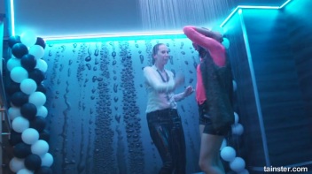 The Wetlook Vibe Is Very Alive! Screencap 37 on www.sinx.com
