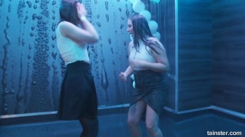 The Wetlook Vibe Is Very Alive! Screencap 43 on www.sinx.com