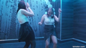 The Wetlook Vibe Is Very Alive! Screencap 44 on www.sinx.com