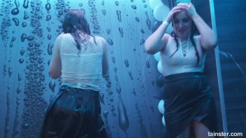 The Wetlook Vibe Is Very Alive! Screencap 49 on www.sinx.com