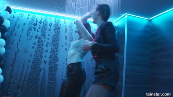 The Wetlook Vibe Is Very Alive! Screencap 67 on www.sinx.com