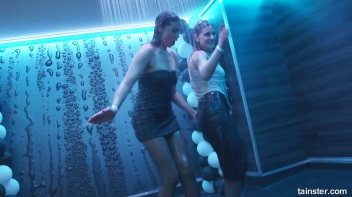 The Wetlook Vibe Is Very Alive! Screencap 7 on www.sinx.com