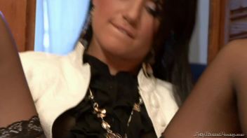 Full Piss Service Secretaries Screencap 69 on www.sinx.com