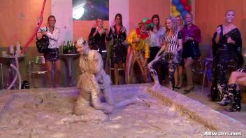 Blonde vs. Brunette Mud Battle Screencap 28 on www.sinx.com