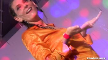 Crazier By The Dozen Part 3 - Shower Cam Screencap 49 on www.sinx.com