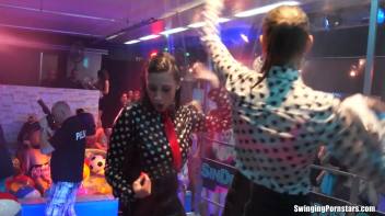 Summer Jam Bang Part 5 - Shower Cam Screencap 28 on www.sinx.com