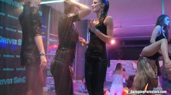 Summer Jam Bang Part 5 - Shower Cam Screencap 66 on www.sinx.com