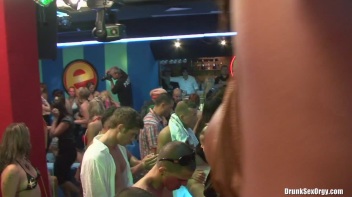 Bikini Beach Balls Part 3 - Cam 3 Screencap 44 on www.sinx.com