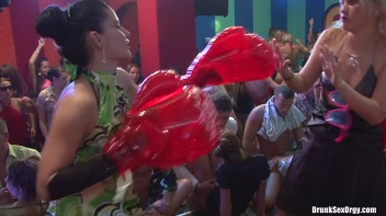 Bikini Beach Balls Part 3 - Cam 3 Screencap 53 on www.sinx.com