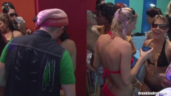 Bikini Beach Balls Part 3 - Cam 3 Screencap 78 on www.sinx.com