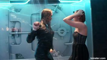 Sexy amateur chicks own the wet dancefloor Screencap 32 on www.sinx.com