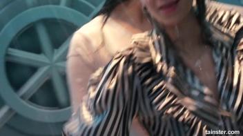 Sexy amateur chicks own the wet dancefloor Screencap 56 on www.sinx.com