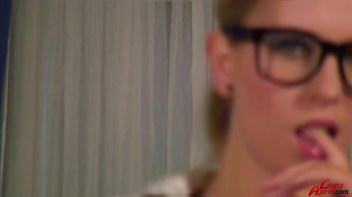 A Very Wet And Live Leony Screencap 23 on www.sinx.com