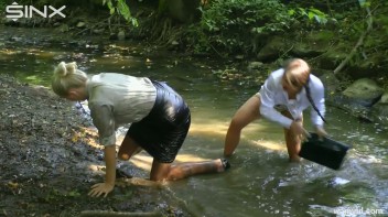 Bitchy WAM Catfight Takes Place In Stream Screencap 6 on www.sinx.com