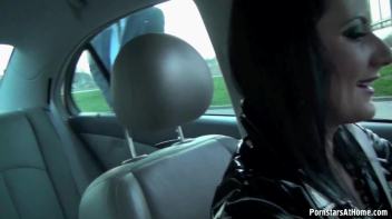 Horny Piss Slut On The Prowl Screencap 21 on www.sinx.com