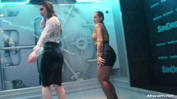 Gorgeous Shower Girls Screencap 17 on www.sinx.com