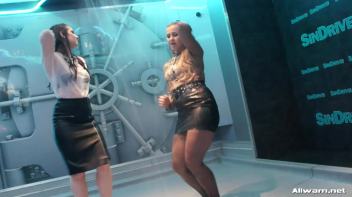 Gorgeous Shower Girls Screencap 18 on www.sinx.com