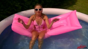 Pefect In Pink Cum Guzzler Screencap 21 on www.sinx.com
