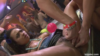 Club Cunts Part 5 - Cam 4 Screencap 72 on www.sinx.com