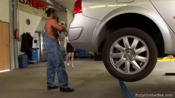 A Perfect Service Screencap 4 on www.sinx.com